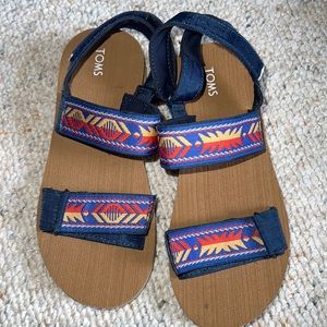 Toms